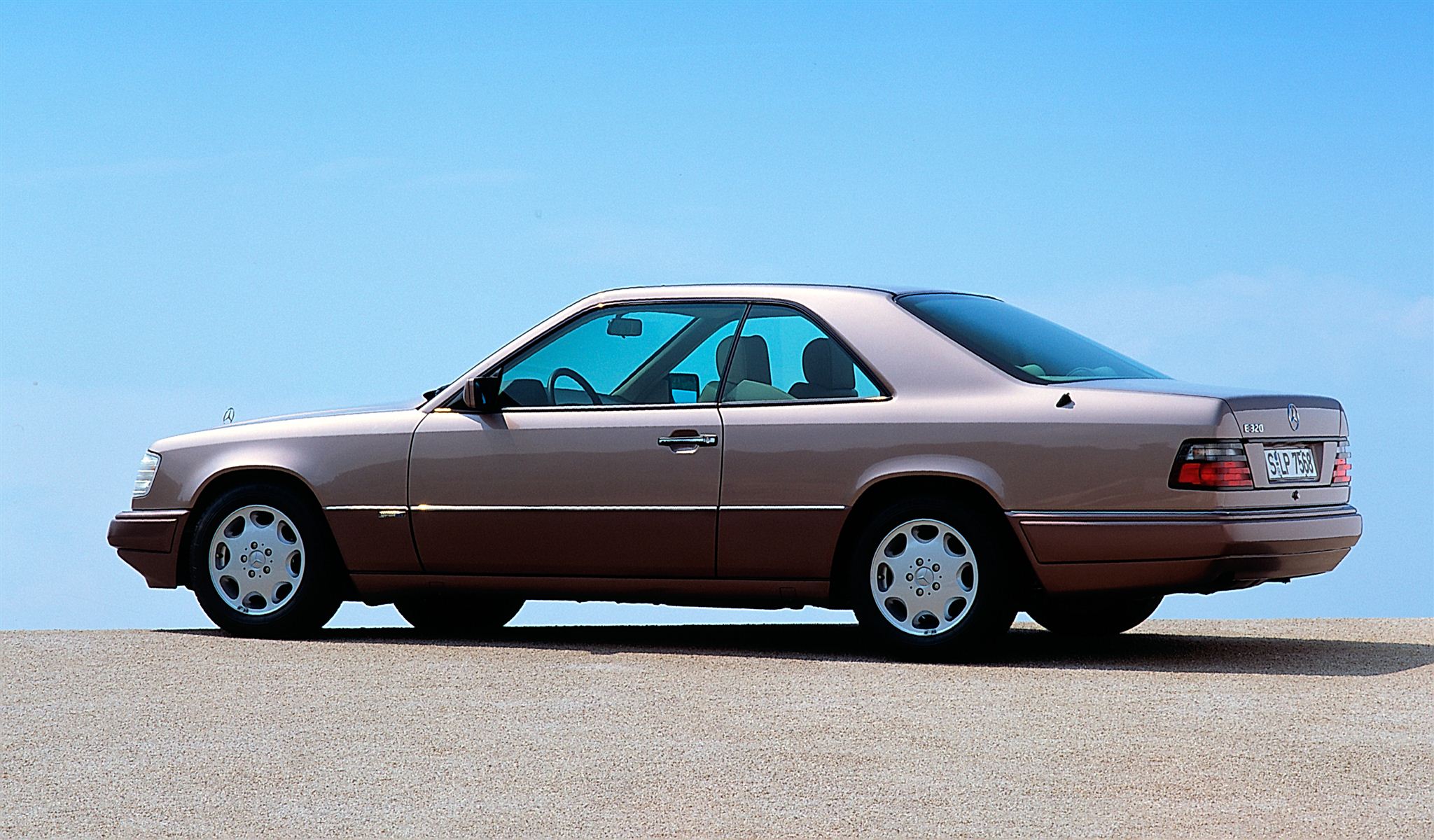 Диски oz мерс 124. 124 2014 оз. W124 amg gen1. W124 oz mae. 124 2014 оз.