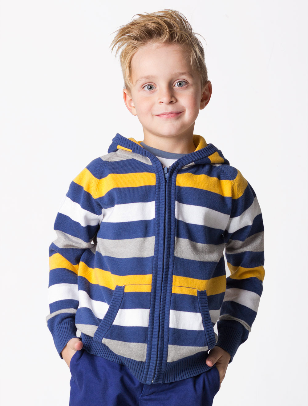 Фотосессия мальчик новый год. Новогодняя фотосессия детей мальчиков. Новых мальчиков. Новых мальчиков. Мальчик новый год.