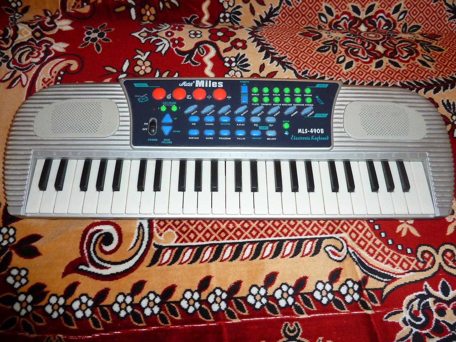 Techno kb. Синтезатор techno kb-930. синтезатор мк-939.