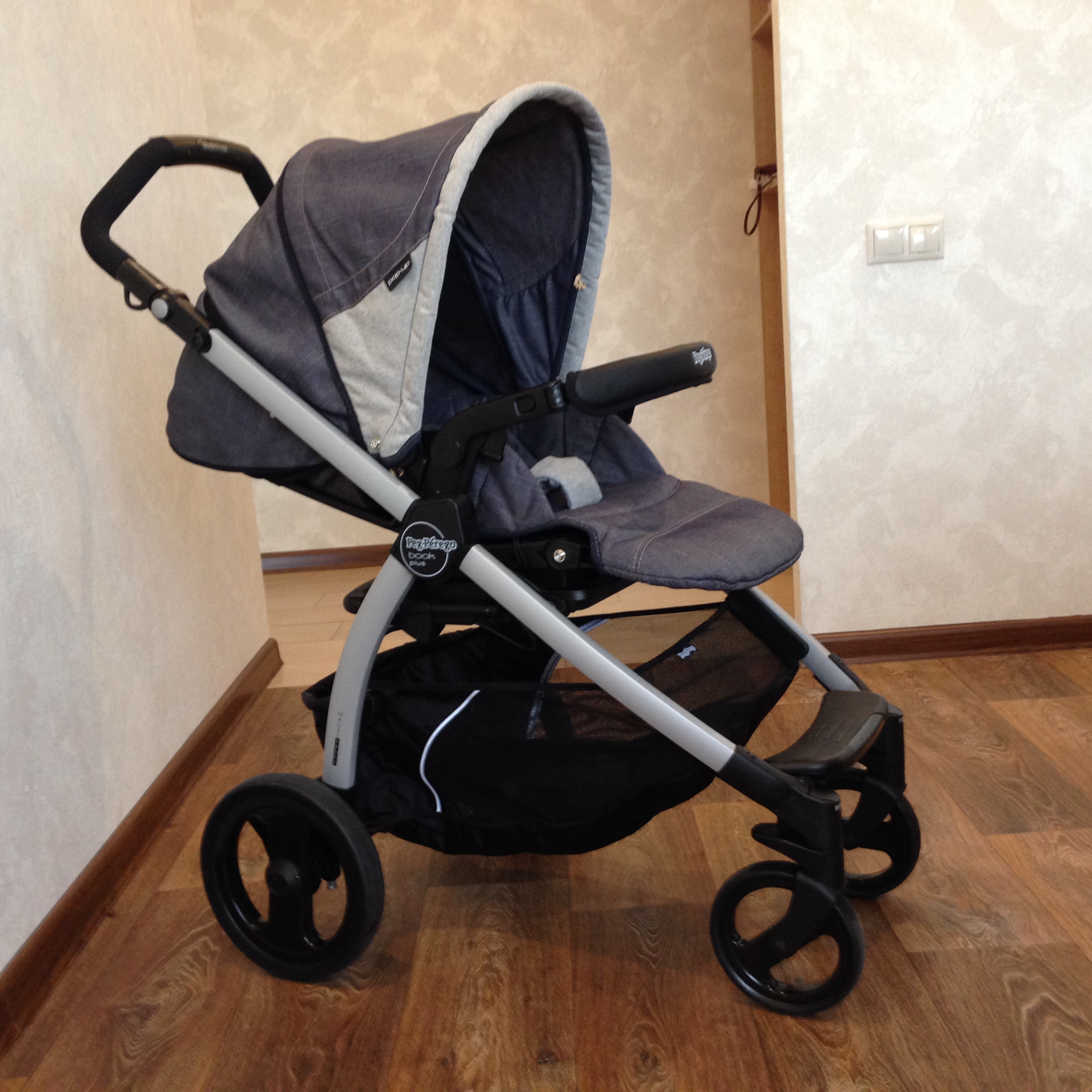 Прогулочная коляска с перекидной ручкой и большим капюшоном. Dearest 1618. Прогулочная коляска с реверсивной ручкой. Коляски прогулочные с реверсивным блоком или перекидной ручкой. Коляска rant прогулочная с перекидной ручкой.