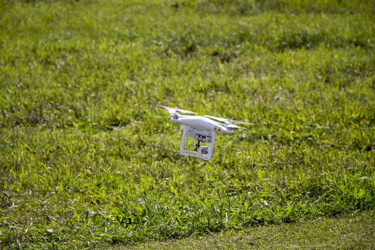 Аэров илья михайлович. Аэродром борщево воронежская область. Фотосессия с самолётом кукурузником. Хурба аэродром военный. Аэродром авиатор.