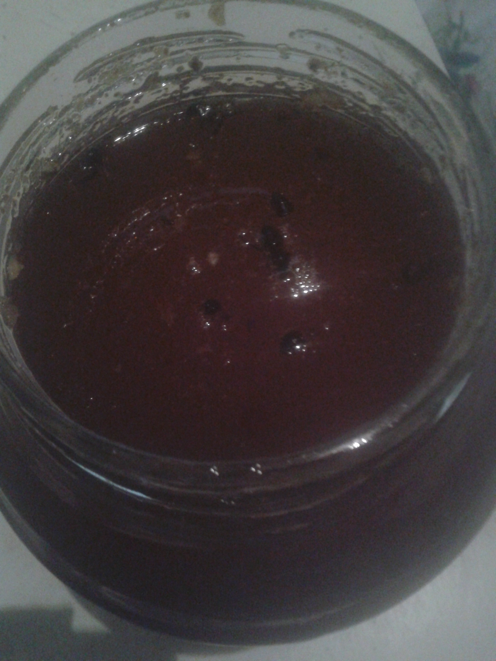 Почему мед темный. Темный мед. Тёмный мёд из каких растений. Бывает ли мед темного цвета. Гречишный мед севший.