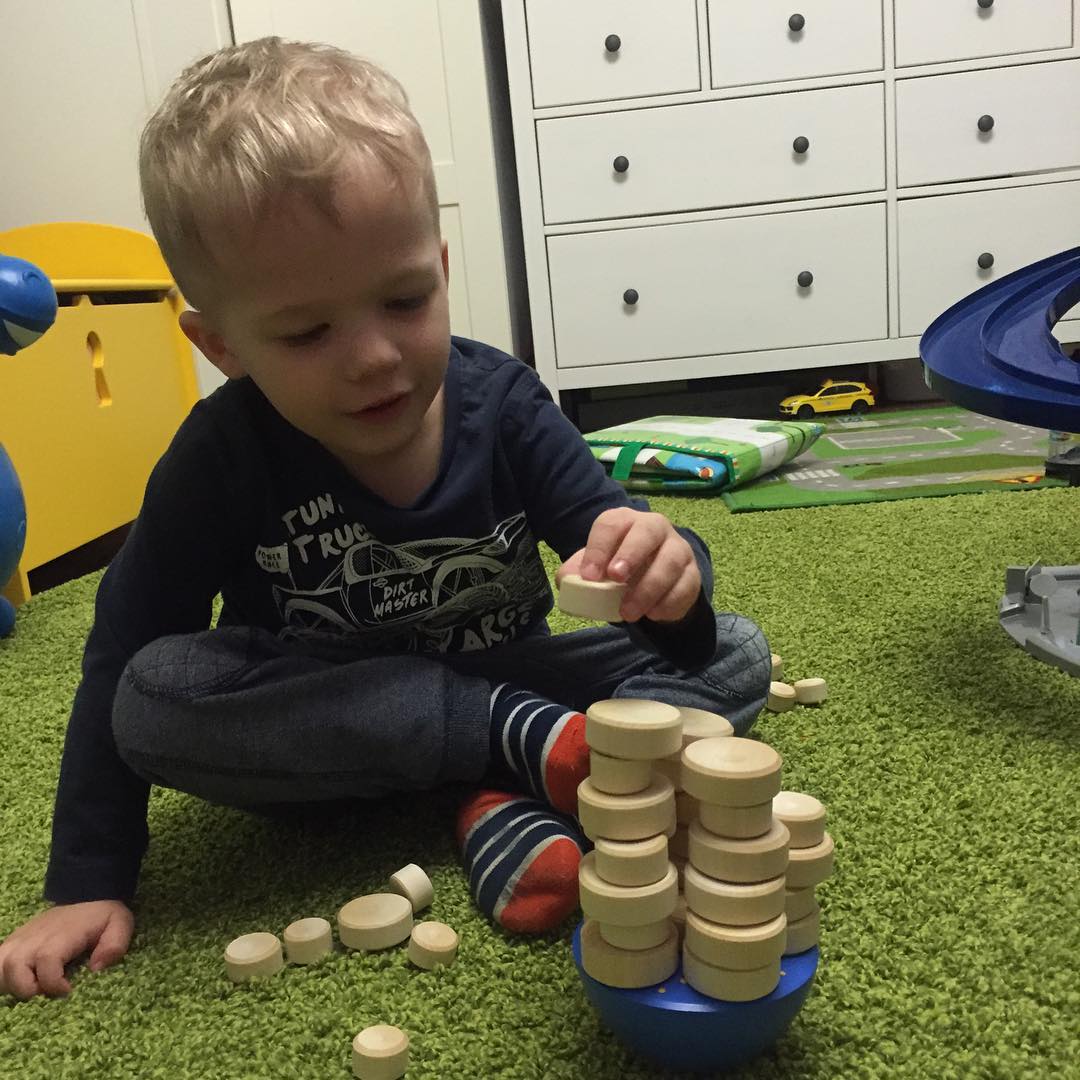 Набор игр чемоданчик психолога № 1. Игра барчан куча мала. Игровая кучка. Игра куча мала для детей. Куча мала.