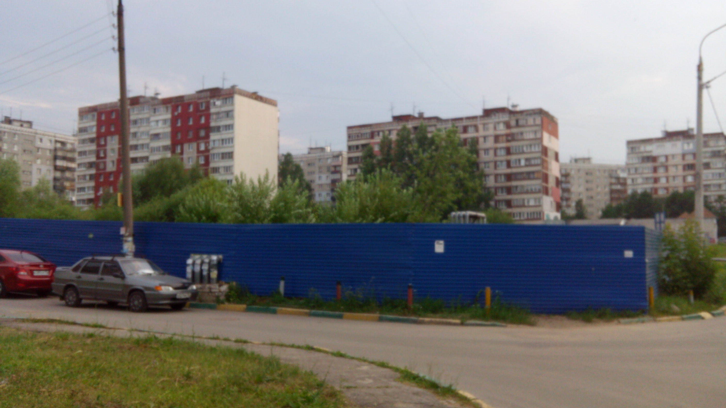 русский гараж. в 70 годах гаражи на пустыре на улице цюрупы. гараж в кооперативе. гараж на пустыре. гараж на пустыре.