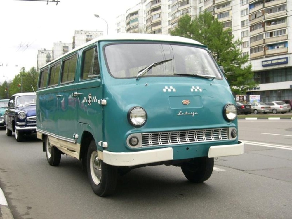 Старое маршрутное такси. РАФ 977. РАФ-977 микроавтобус. Микроавтобус РАФ 2203 такси. Советский микроавтобус РАФ 977.
