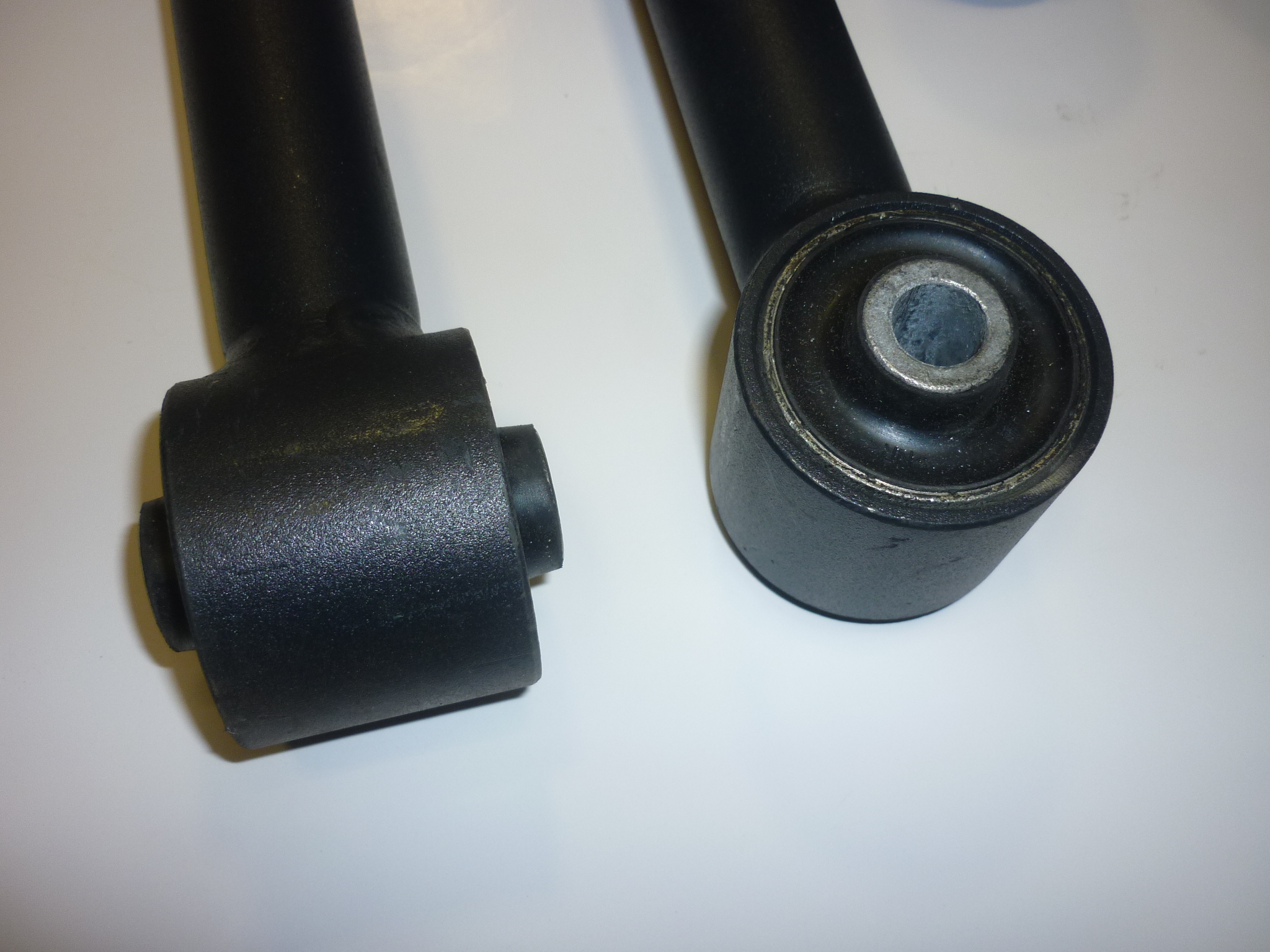 сайлентблоки реактивных тяг нива