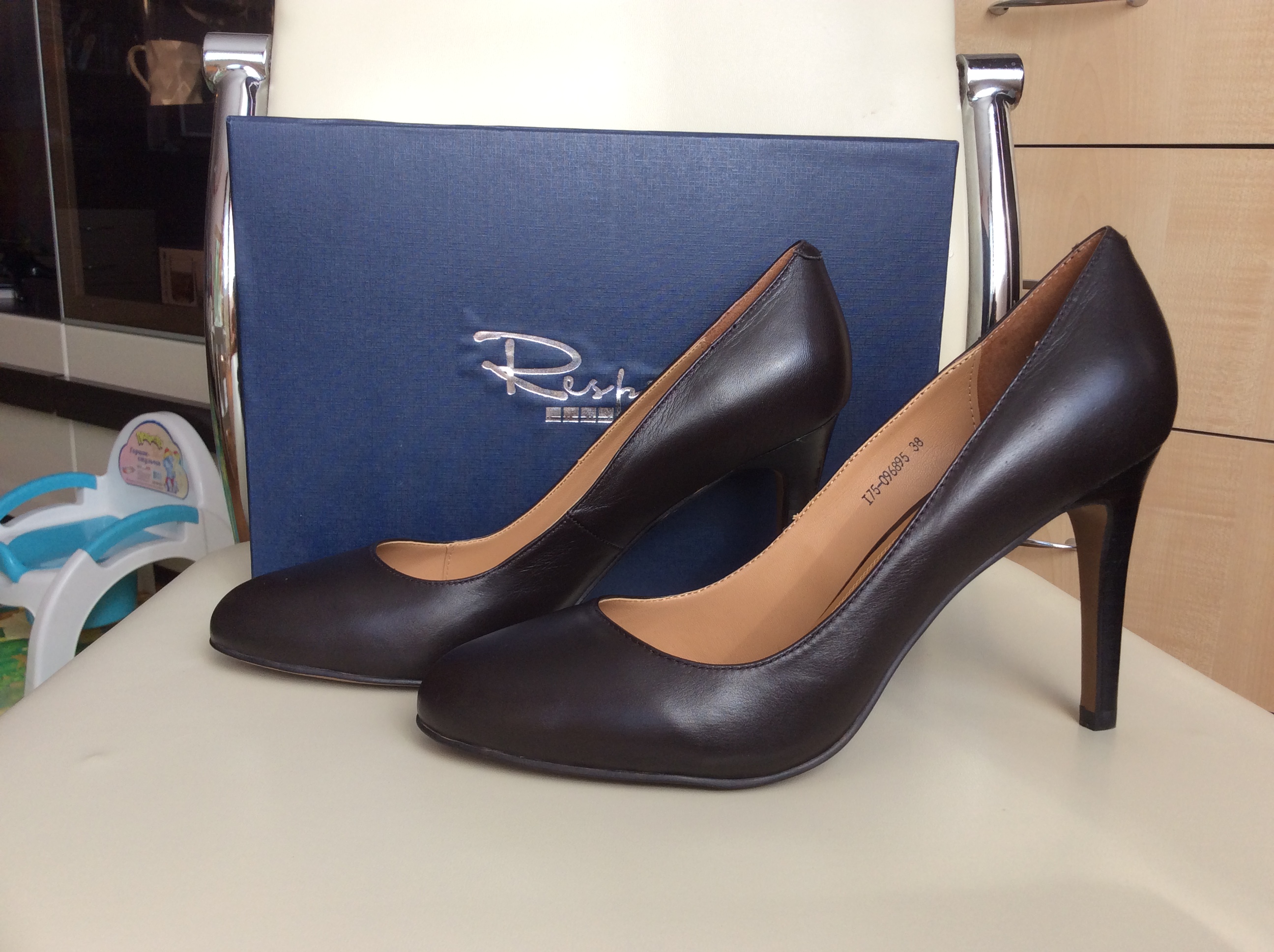 Туфли женские черные. Лакированные туфли эконика на платформе. Черные туфли inario. Туфли 38 размер. Армянские туфли мужские.