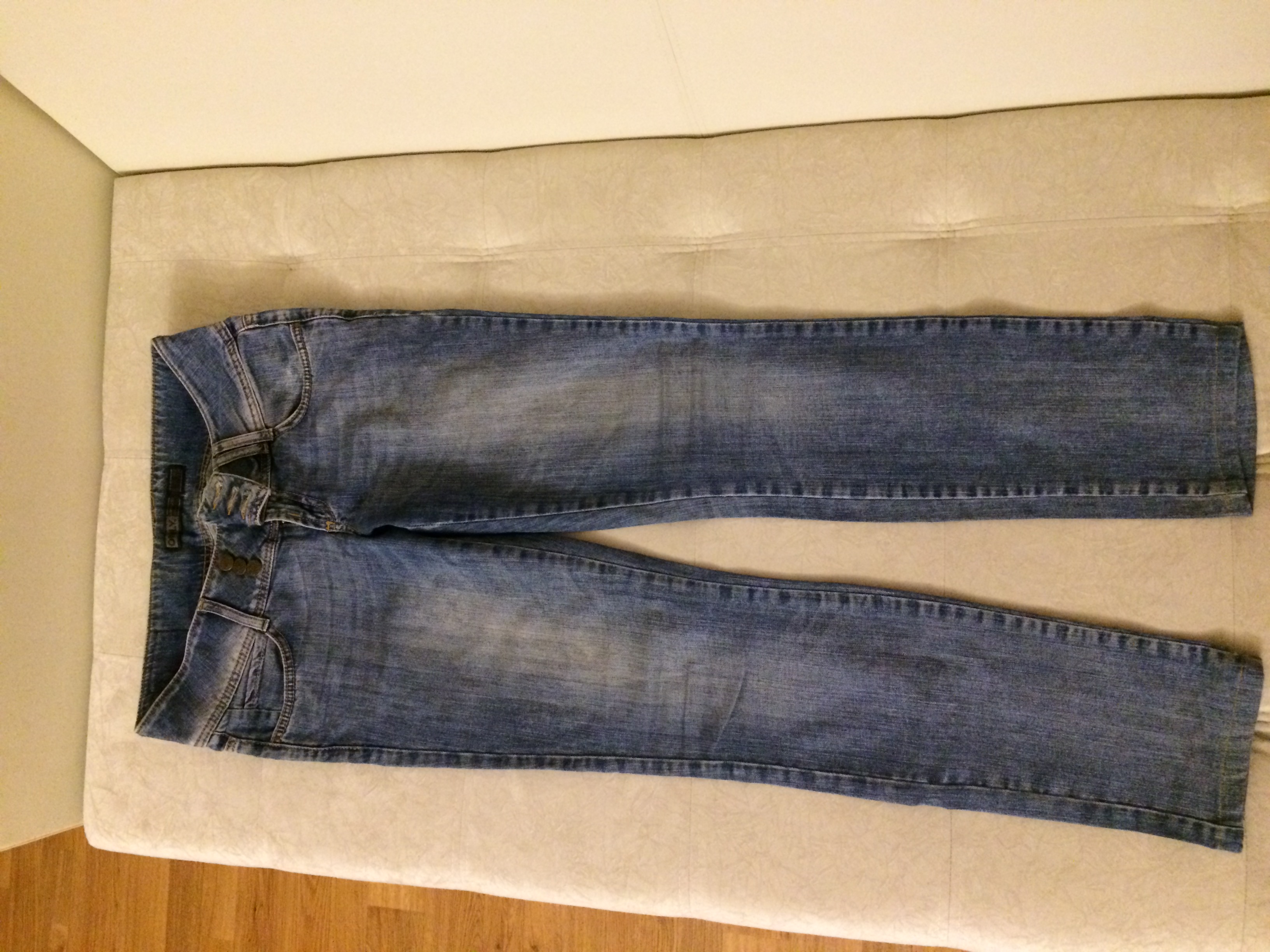 детские джинсы зара 92 размер. мужские джинсы. старая рваная одежда. пара джинсов. куда можно использовать джинсовые карманы.