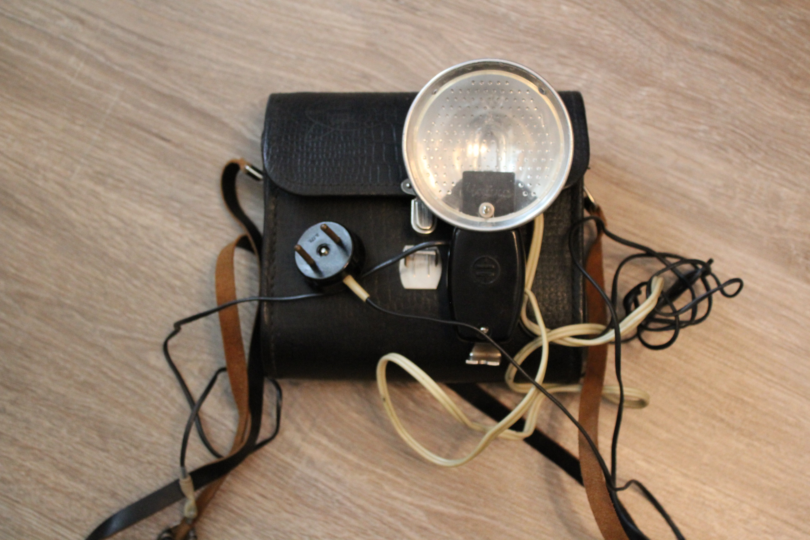 фотовспышка чайка ссср. ремонт советской фотовспышки. фотовспышка чайка ссср. фотовспышка чайка. фотовспышка чайка.