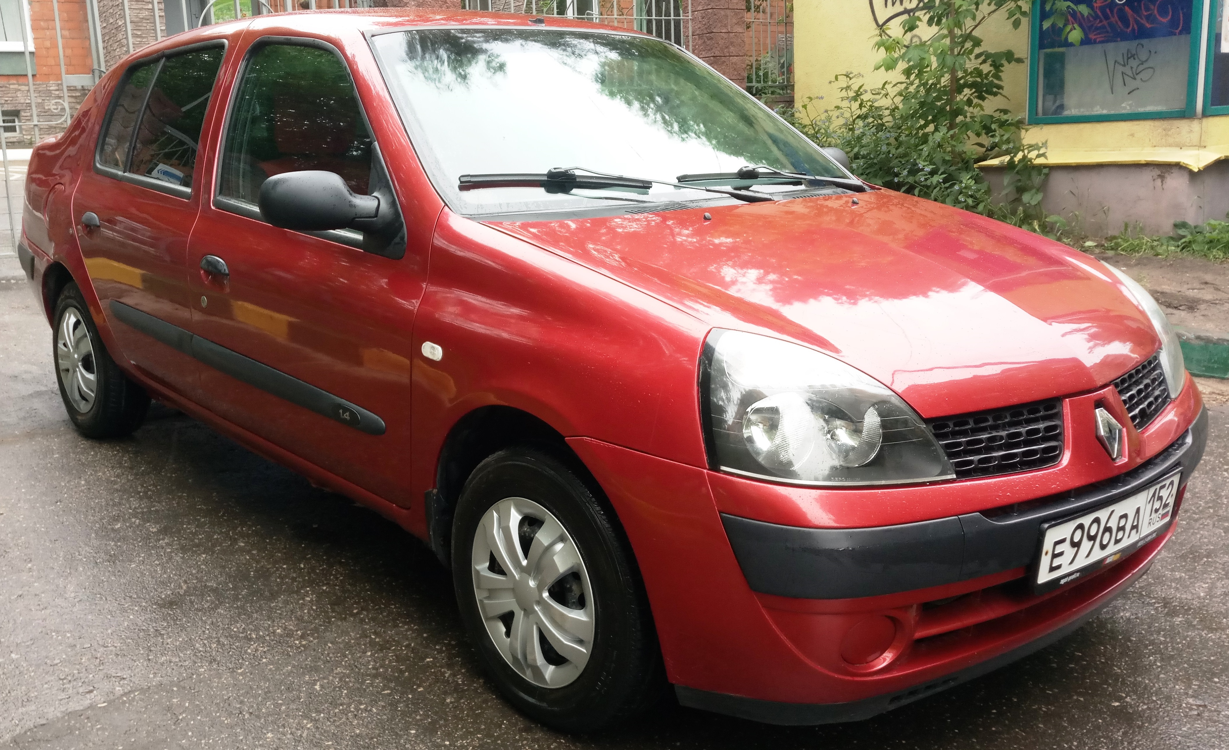 Renault symbol 2006