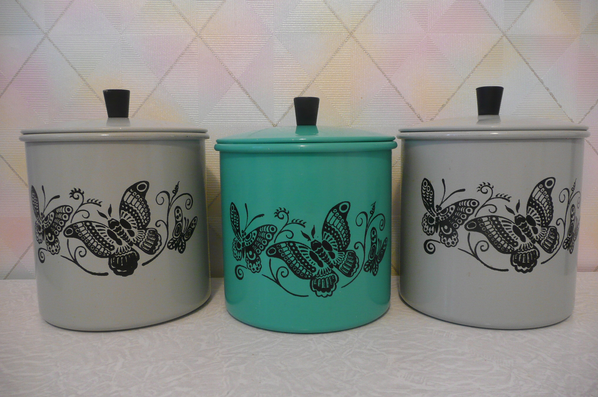 жестяные баночки. Coca-cola classic 355 мл. чай akbar tea gold. чай в жестяных банках. уф печать на жестяные банки.