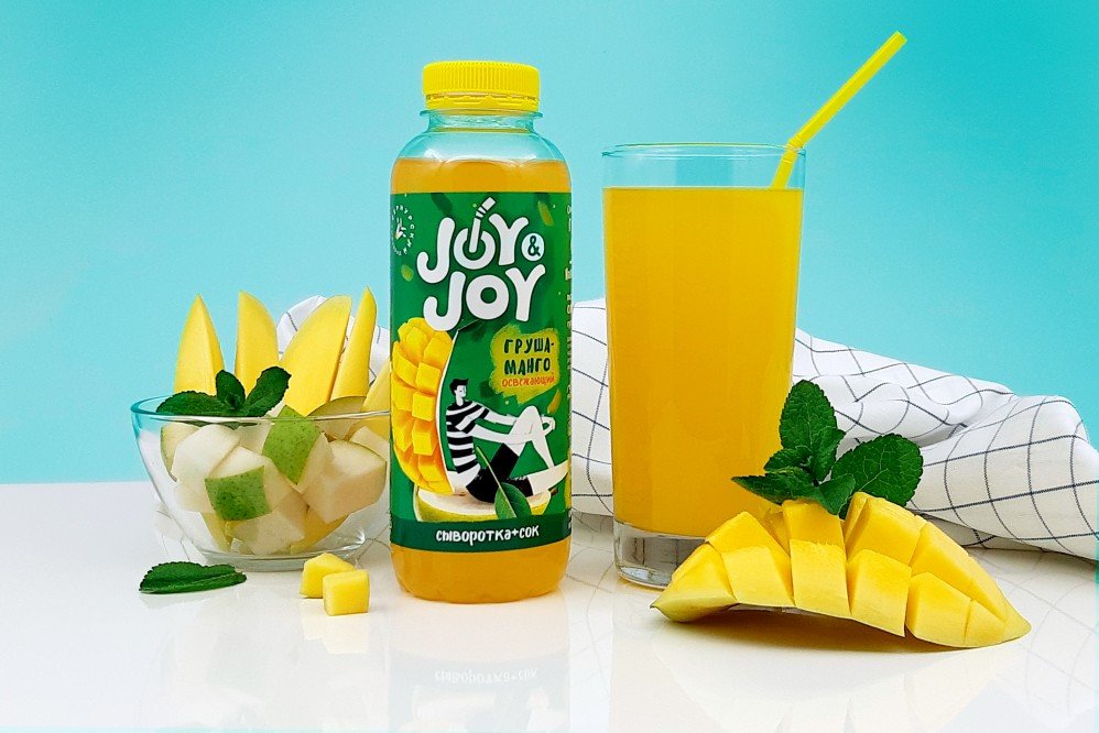 Сок в стеклянной бутылке 0. Сывороточный сок. Напитки из молочной сыворотки. Производство сока. Молочная сыворотка с соком.