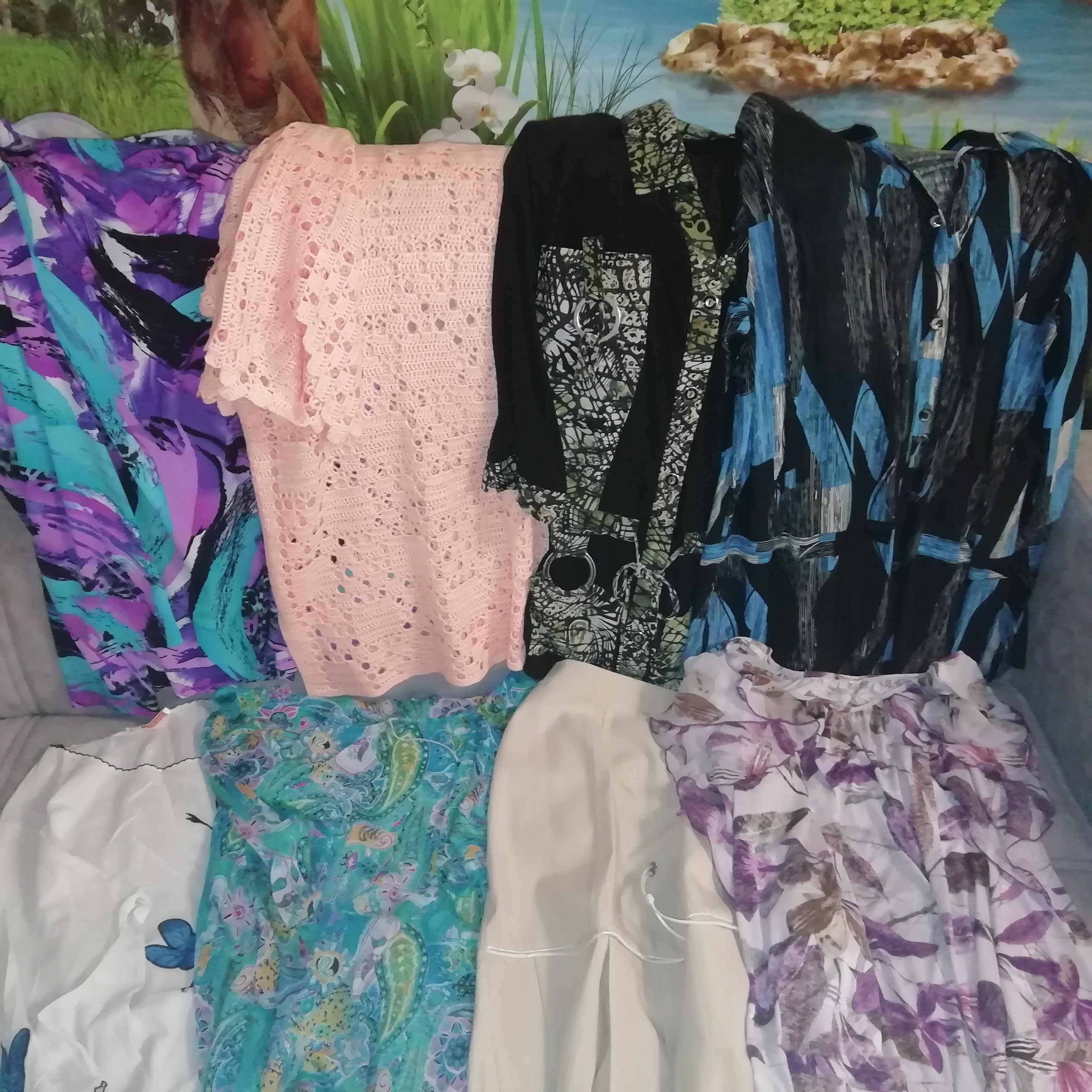 Отдам даром севастополь. Отдам вещи севастополь. Отдам вещи 90. Вещи пакетом. Вещи пакетом женские.