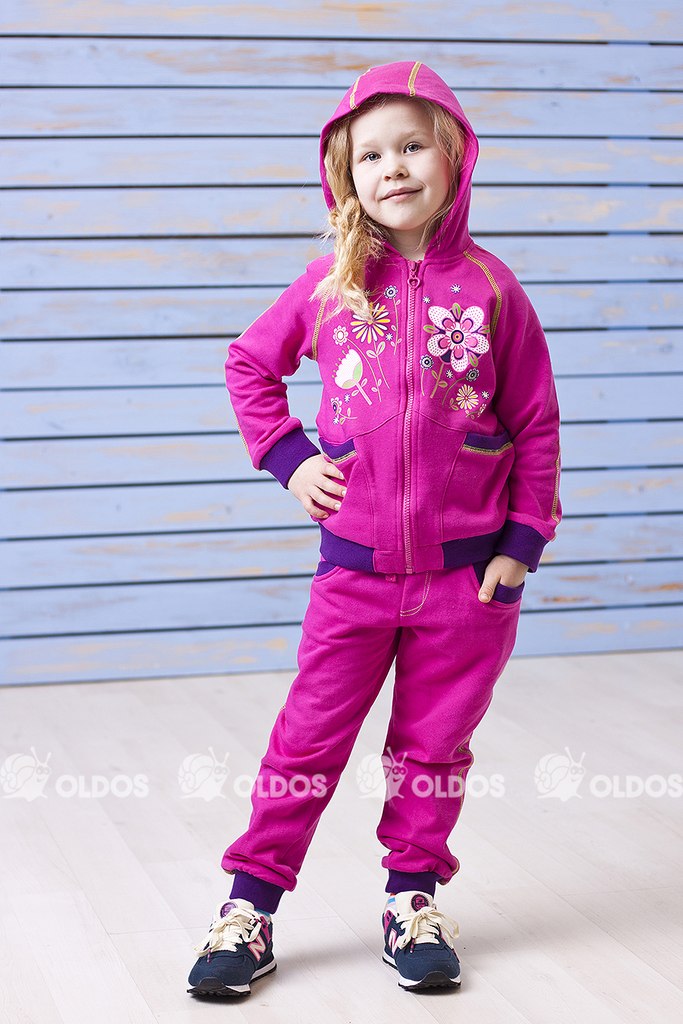 Костюм детские розовые. Спортивный костюм Oldos. Спортивный костюм для девочки. Розовый спортивный костюм для девочки. Детские спортивные костюмы для девочек.