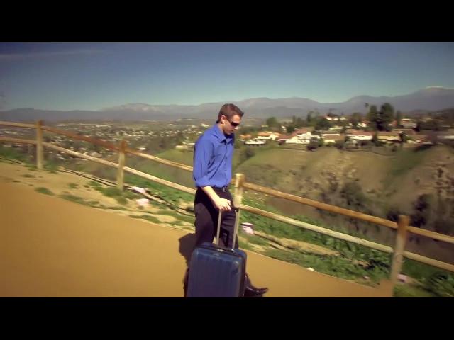 Ricardo Beverly Hills luggage takes a tumble