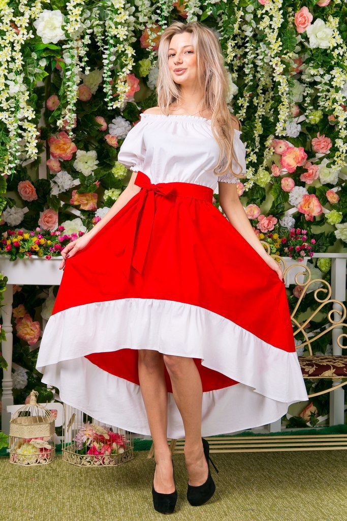 Платье красное и белое