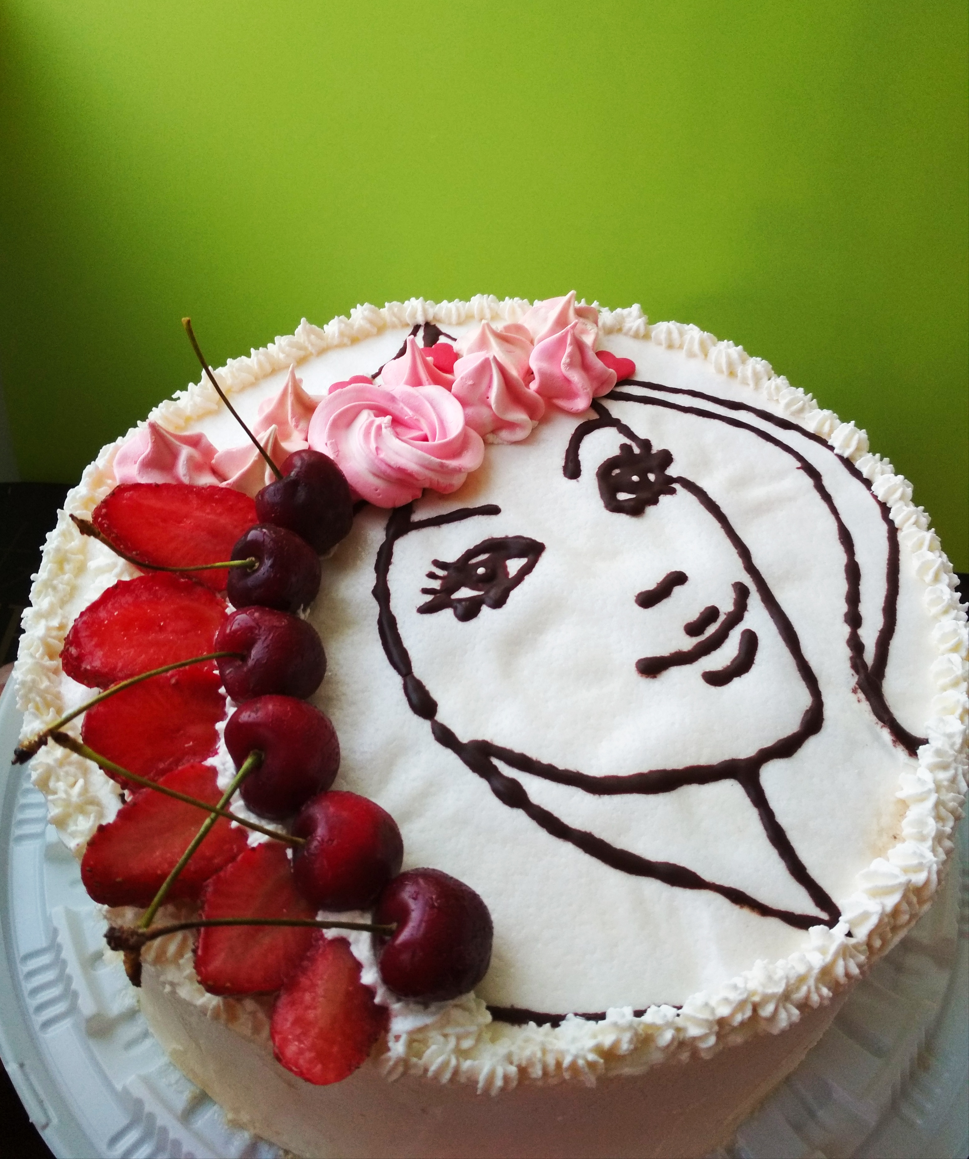 Торт подруге картинка. Украшение бисквитного торта. Украшение торта на день рождения. Оригинальное украшение торта. Украшение торта несложное на день рождения.